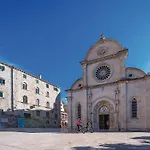 Four-bedroom In Skradin-dubavice