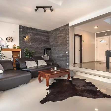 Casa vacanze Four-bedroom In Skradin-dubavice
