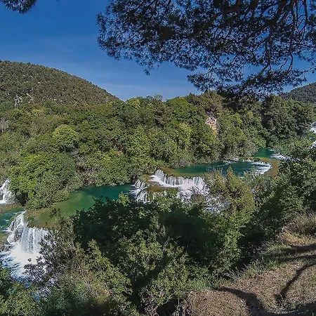 Four-bedroom In Skradin-dubavice Vikendica