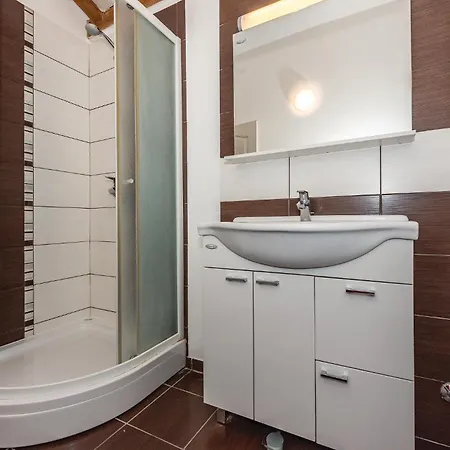 Four-bedroom In Skradin-dubavice 펜션 *