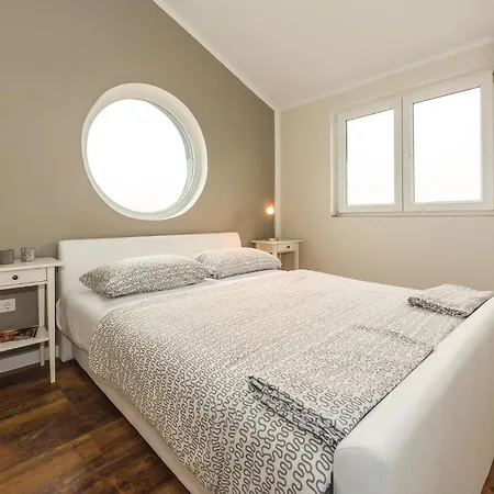 펜션 Four-bedroom In Skradin-dubavice