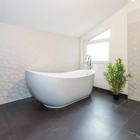 Four-bedroom In Skradin-dubavice Casa vacanze Culisic