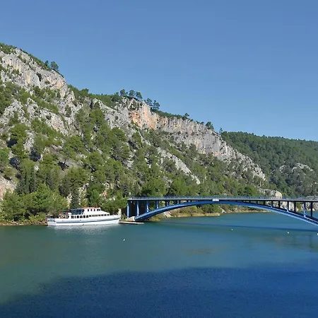 Four-bedroom In Skradin-dubavice * Culisic
