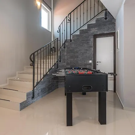 Four-bedroom In Skradin-dubavice Casa vacanze