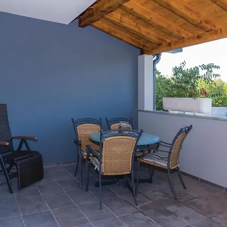 Four-bedroom In Skradin-dubavice