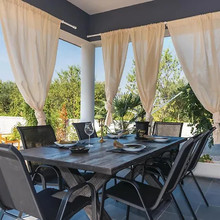 Four-bedroom In Skradin-dubavice Culisic