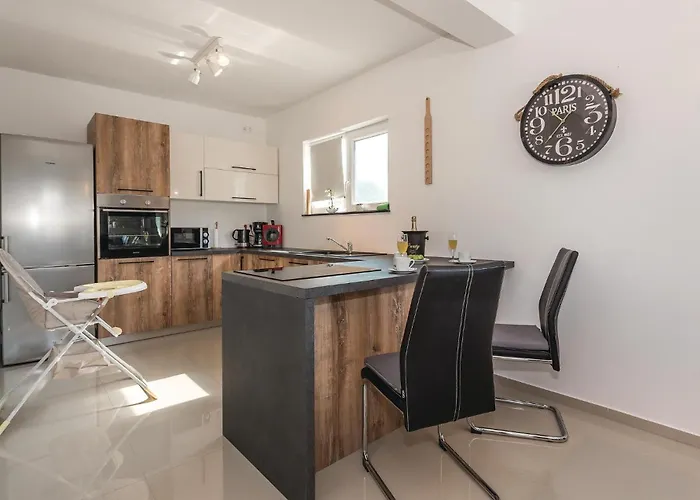 펜션 Four-bedroom In Skradin-dubavice Culisic