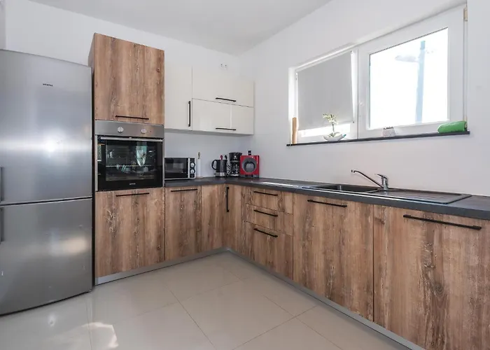 Four-bedroom In Skradin-dubavice Culisic