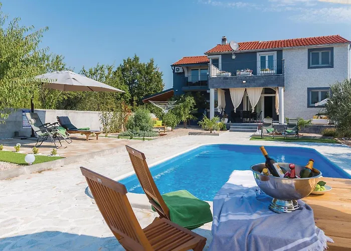 Four-bedroom In Skradin-dubavice 펜션