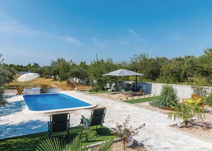 Holiday home Four-bedroom In Skradin-dubavice *