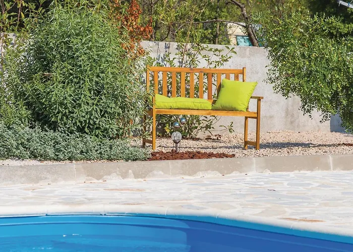 Four-bedroom In Skradin-dubavice * Culisic