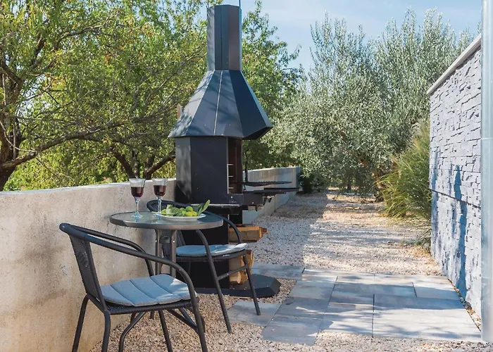 Four-bedroom In Skradin-dubavice Holiday home Culisic