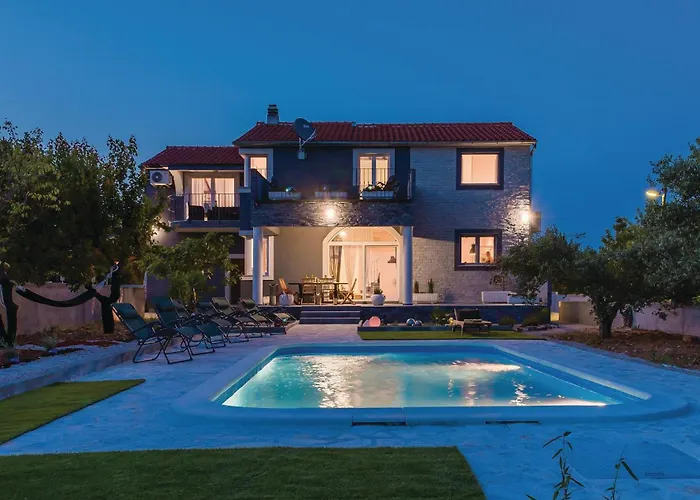 펜션 Four-bedroom In Skradin-dubavice