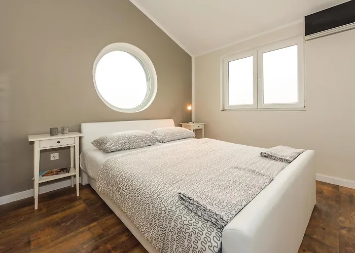 펜션 Four-bedroom In Skradin-dubavice