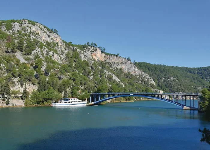 Four-bedroom In Skradin-dubavice * Culisic