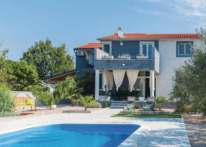 Four-bedroom In Skradin-dubavice