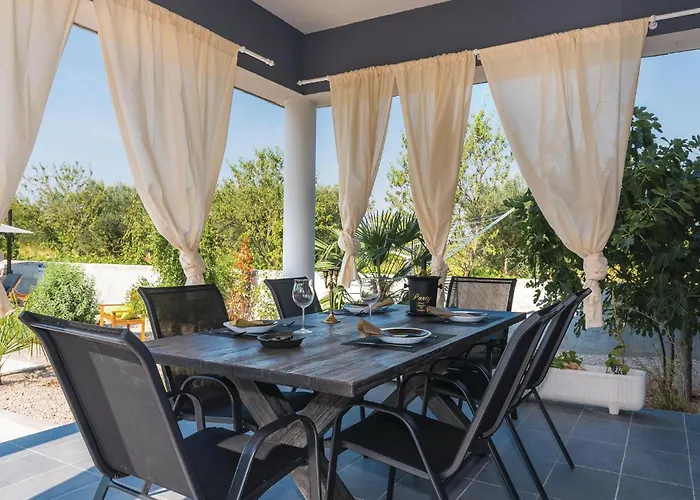 Four-bedroom In Skradin-dubavice Culisic